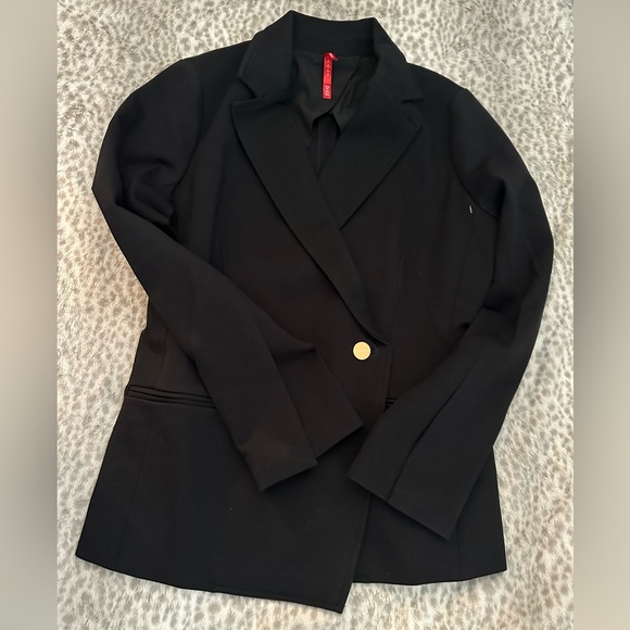 SPANX The Perfect Asymmetrical Blazer - Picture 2 of 5